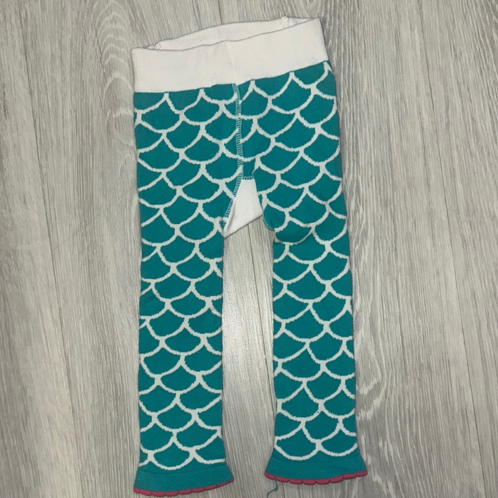 Teal and White Scallop Pattern Tights